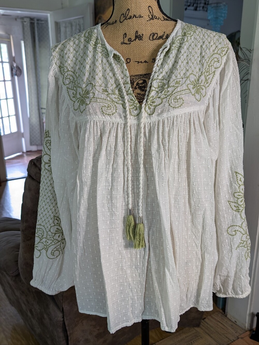 Embroidered White Peasant Blouse with Green Accents - Picture 5 of 10